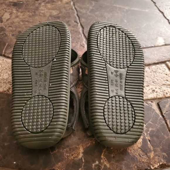 Little boy size 4-5 camouflage sandals NWOT - Picture 5 of 5